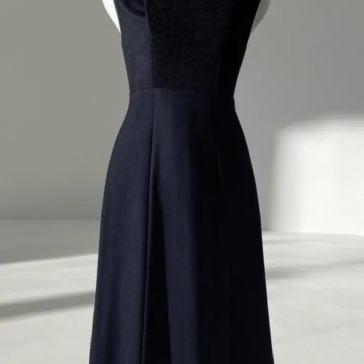 Promocyjna grafika z kolekcją sukienek